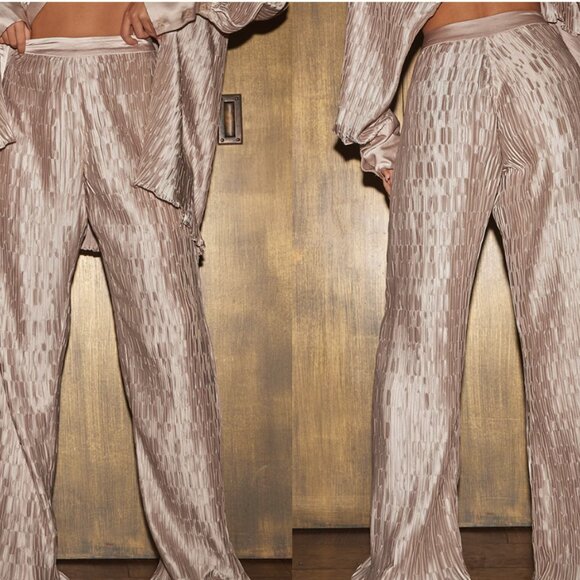 Pretty Little Thing Oatmeal shimmer Plisse Wide Leg Trousers size  2 #1033 - Picture 1 of 8